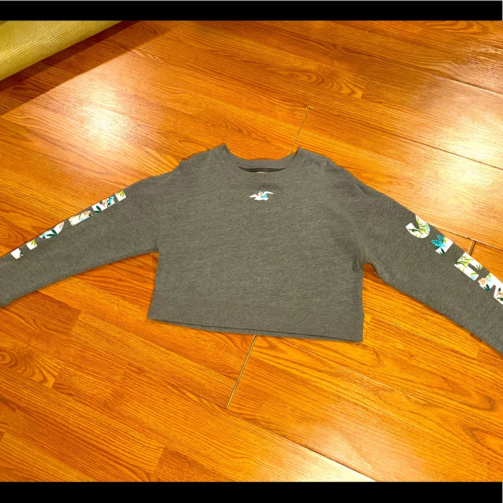 Grey cropped Hollister sweater